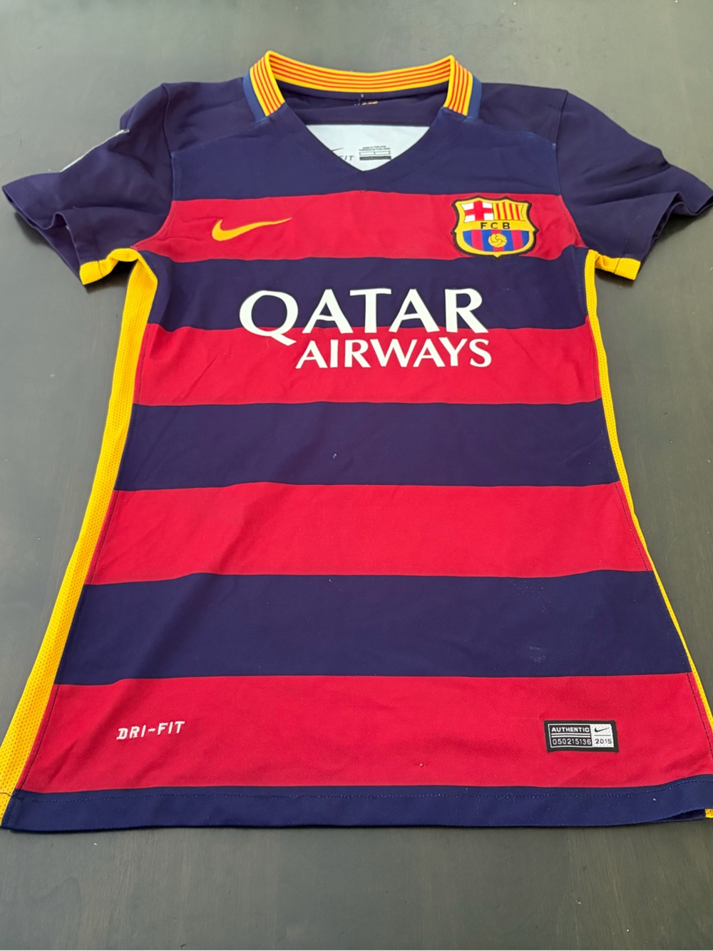 Nike 2015 FC Barcelona Messi #10 Home Jersey (Women’s Small)